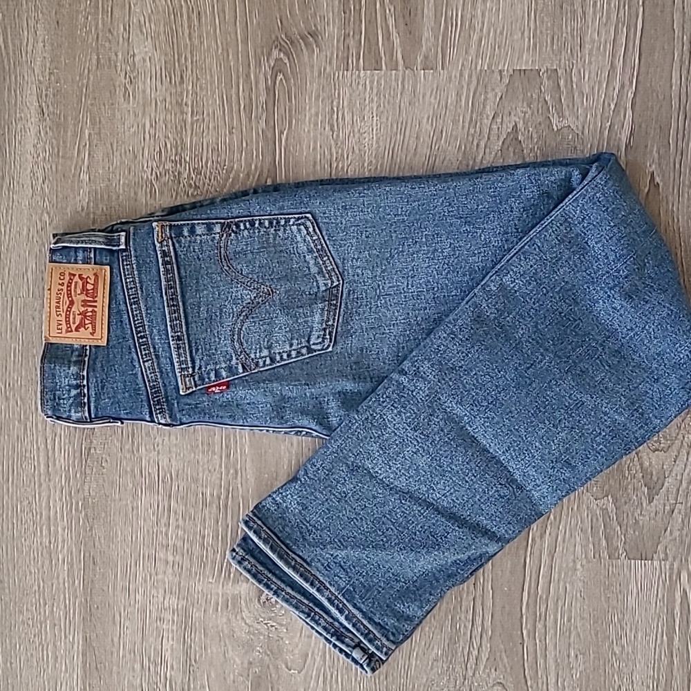 Levi's Wedgie Straight W26 L28 EUC